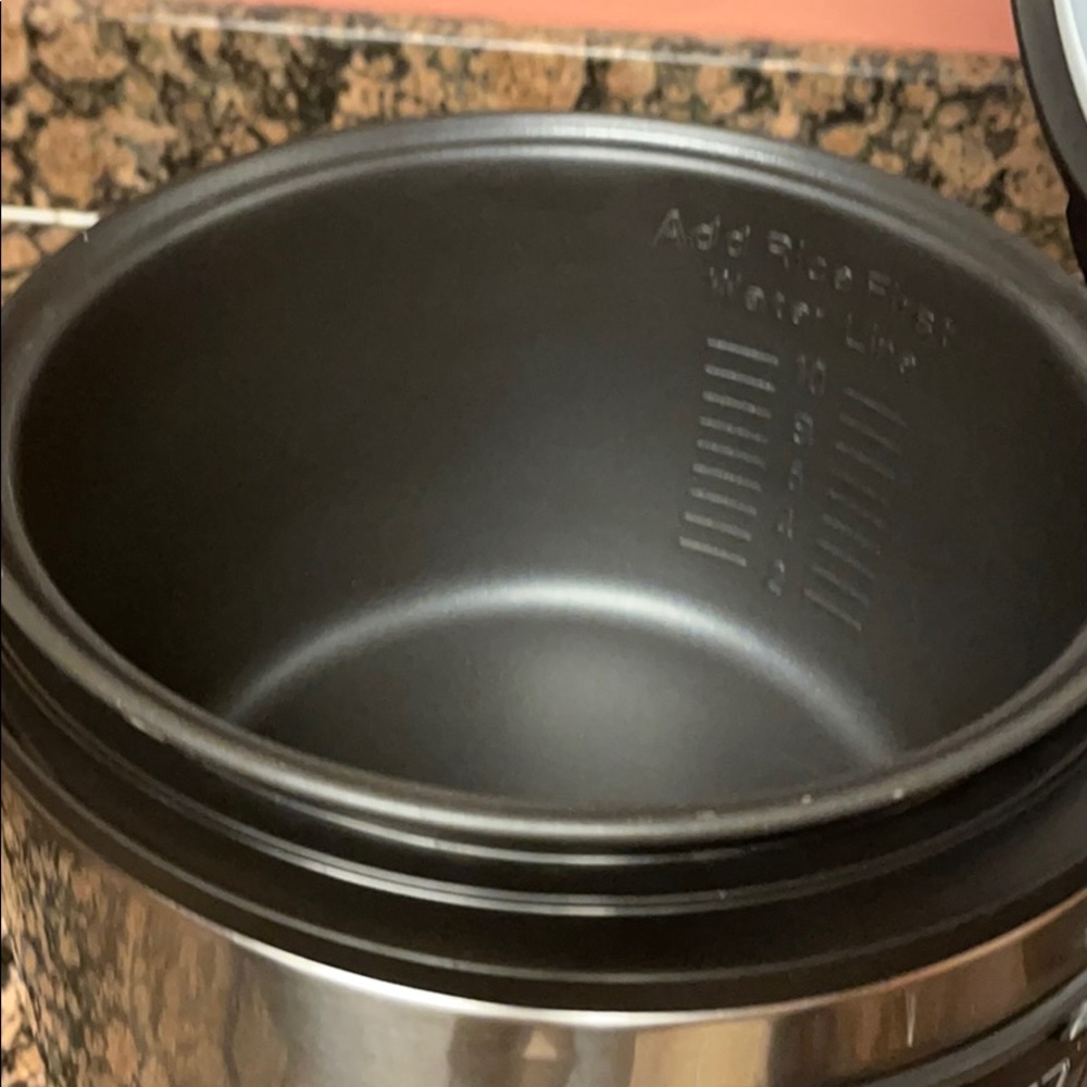 Aroma 20 Cups Rice Cooker - Picture 2 of 3